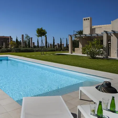 Polyxeni Villa *